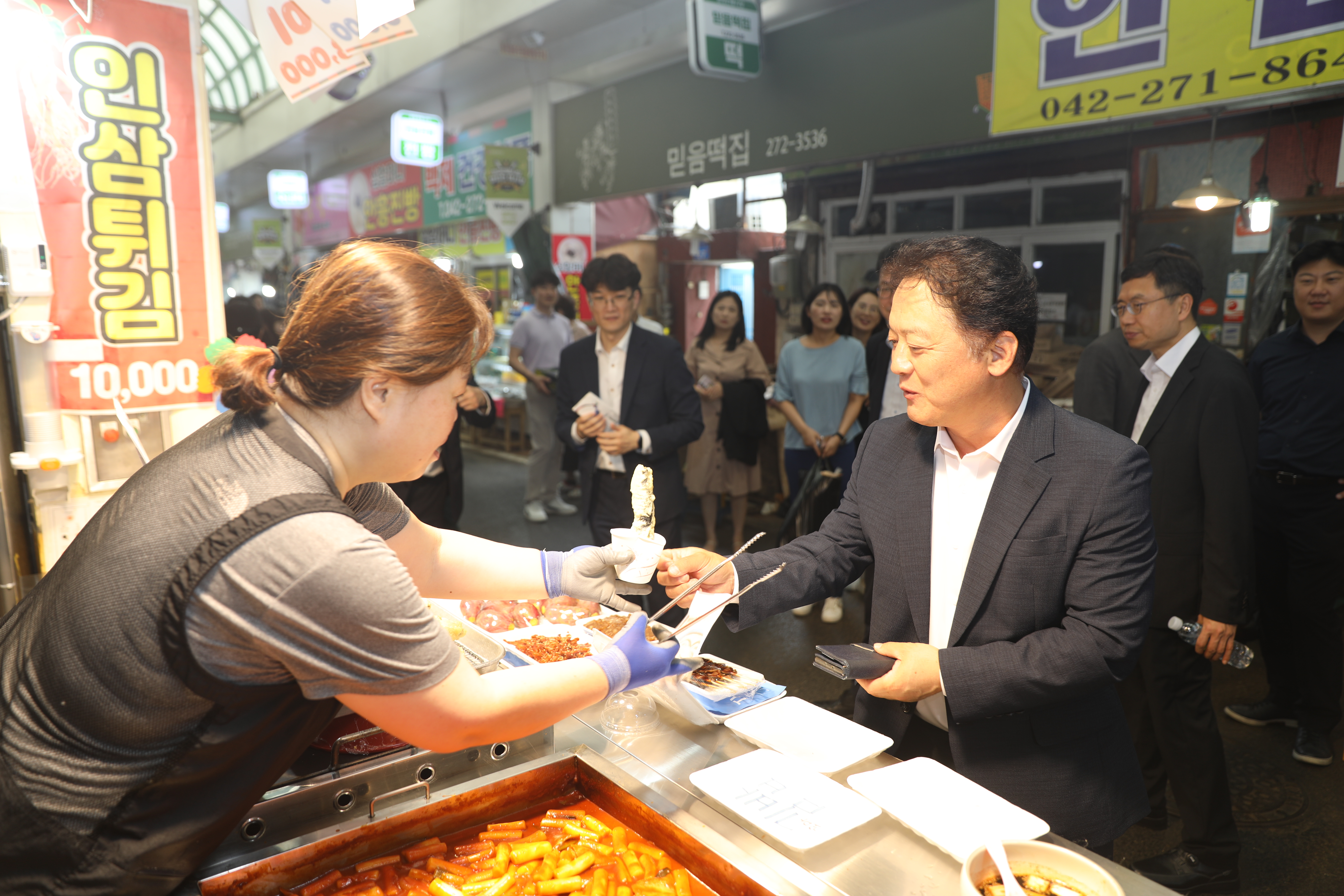 대전지방국세청, 추석 맞이 전통시장 장보기 행사 및 복지시설 위문 실시 이미지 2